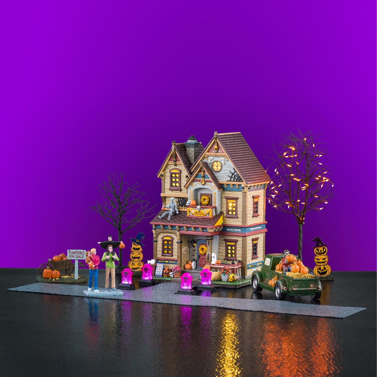 Halloween At The Wilson's with 4.5V Adaptor Lemax Spooky Town House Set Lemax Spooky Town